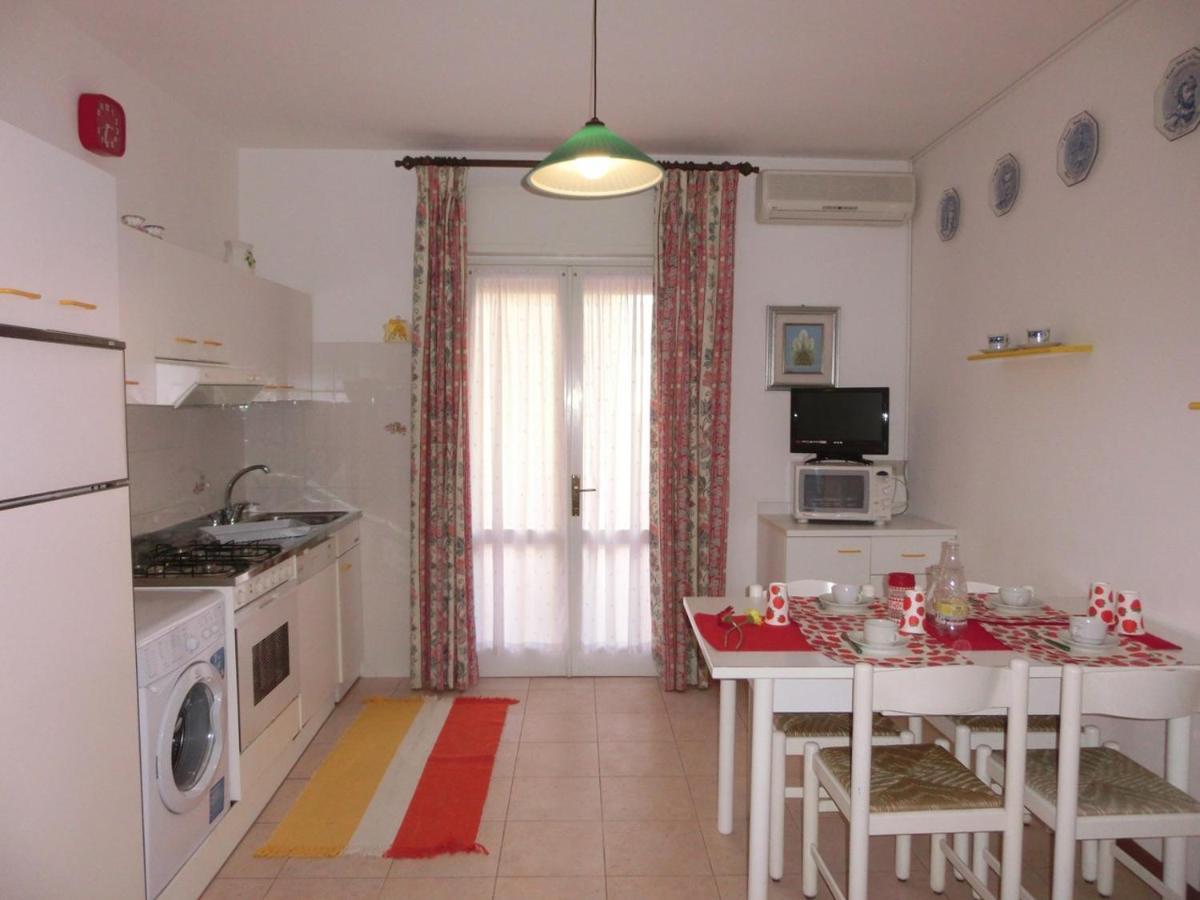 Nice Two-Bedroom Apartment 150M From The Beach Bibione Ngoại thất bức ảnh